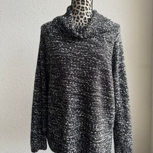 Hampshire white and black turtleneck sweater